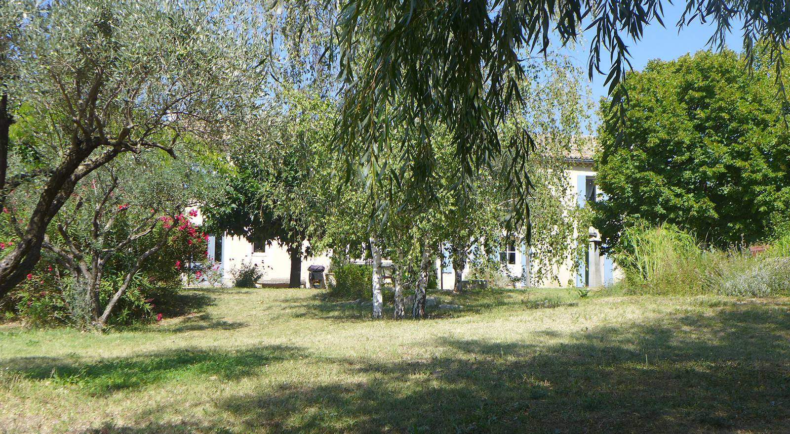 Maison Provençale Proche de Visan Bel espace Piscine clôturée