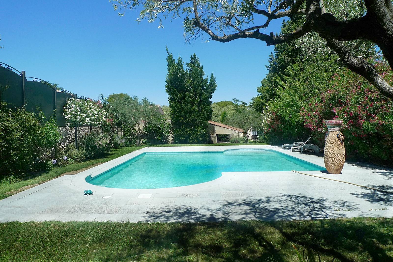 Villa avec piscine à Vendre e haut Vaucluse 