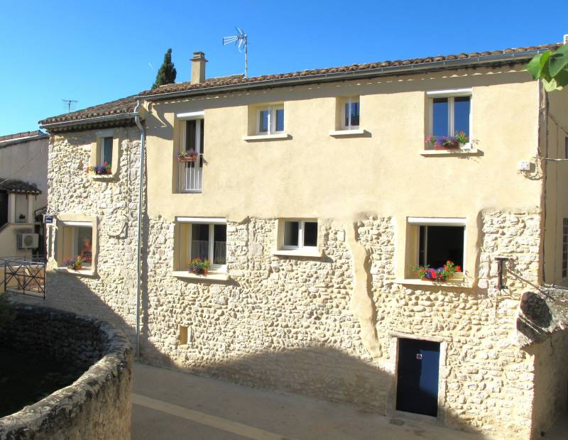 A vendre maison de village avec 4 chambres et une terrasse Saint Martin D'Ardèche  ref 4132IP