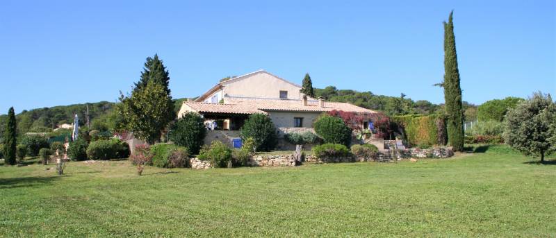 A vendre en Ardèche méridionale, proche d'un charmant village, superbe propriété avec gîte Gorges de l'Ardèche  - Ref 3943IP