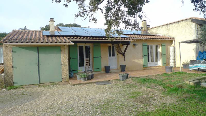 A vendre,  villa de plain pied dans bel environnement secteur Montségur sur Lauzon  