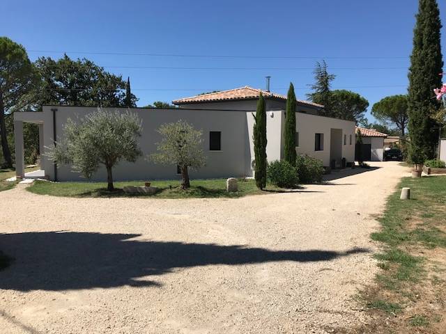 Villa contemporaine à vendre aux portes de la Provence 