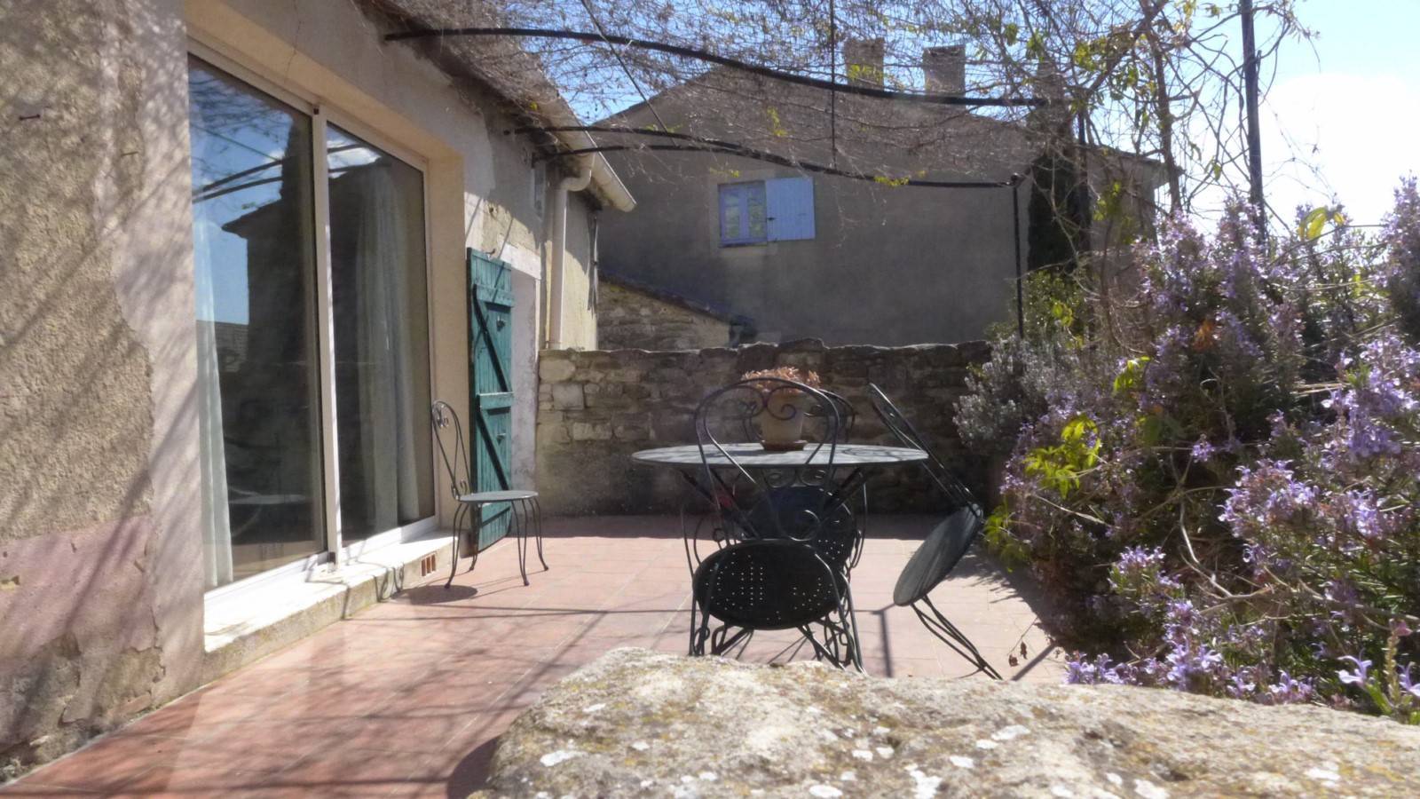 Maison de village de 110 m2 avec extérieurs, VENDUE PAR NOS SOINS