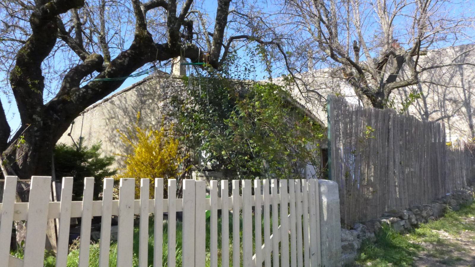 Maison de village de 110 m2 avec extérieurs, VENDUE PAR NOS SOINS