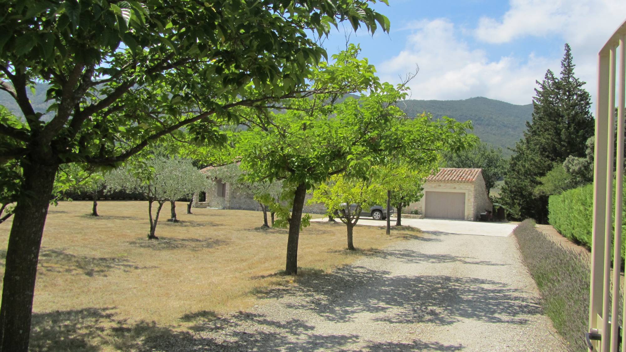 La Roche Saint SECRET maison exceptionnelle, habillée en pierres VENDU par nos soins
