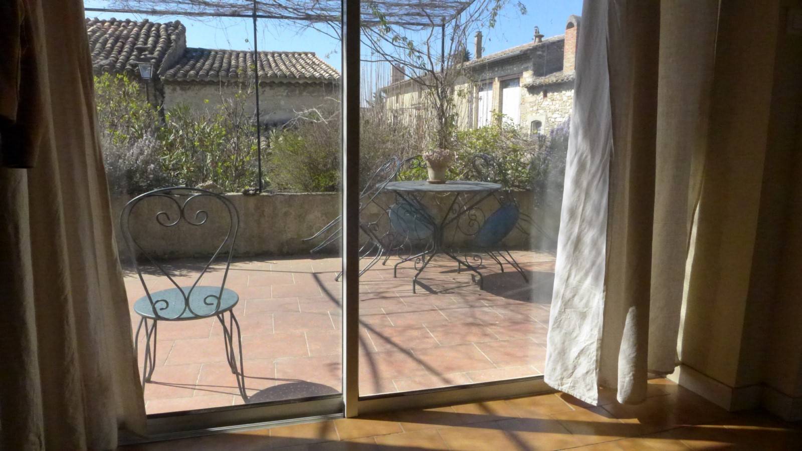 Maison de village de 110 m2 avec extérieurs, VENDUE PAR NOS SOINS