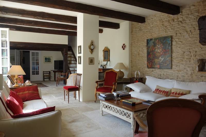 Secteur Taulignan, très beau mas articulé autour d'une cour intérieure 