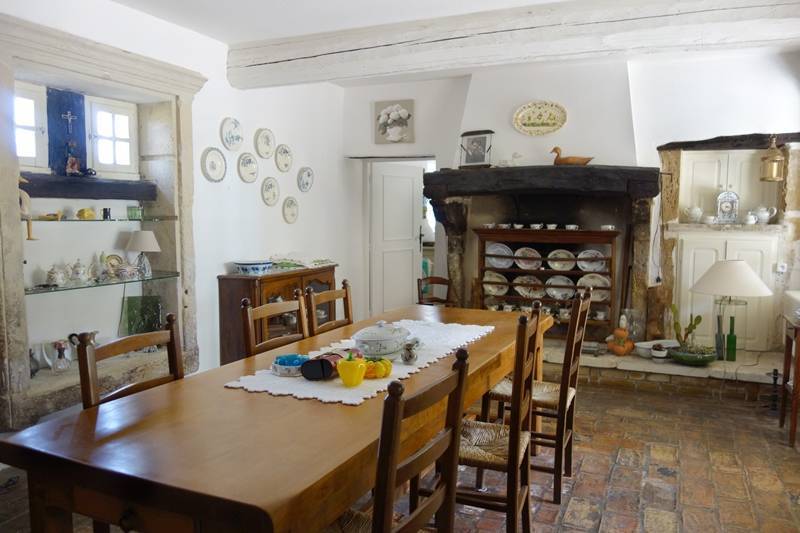 Secteur Taulignan, très beau mas articulé autour d'une cour intérieure 