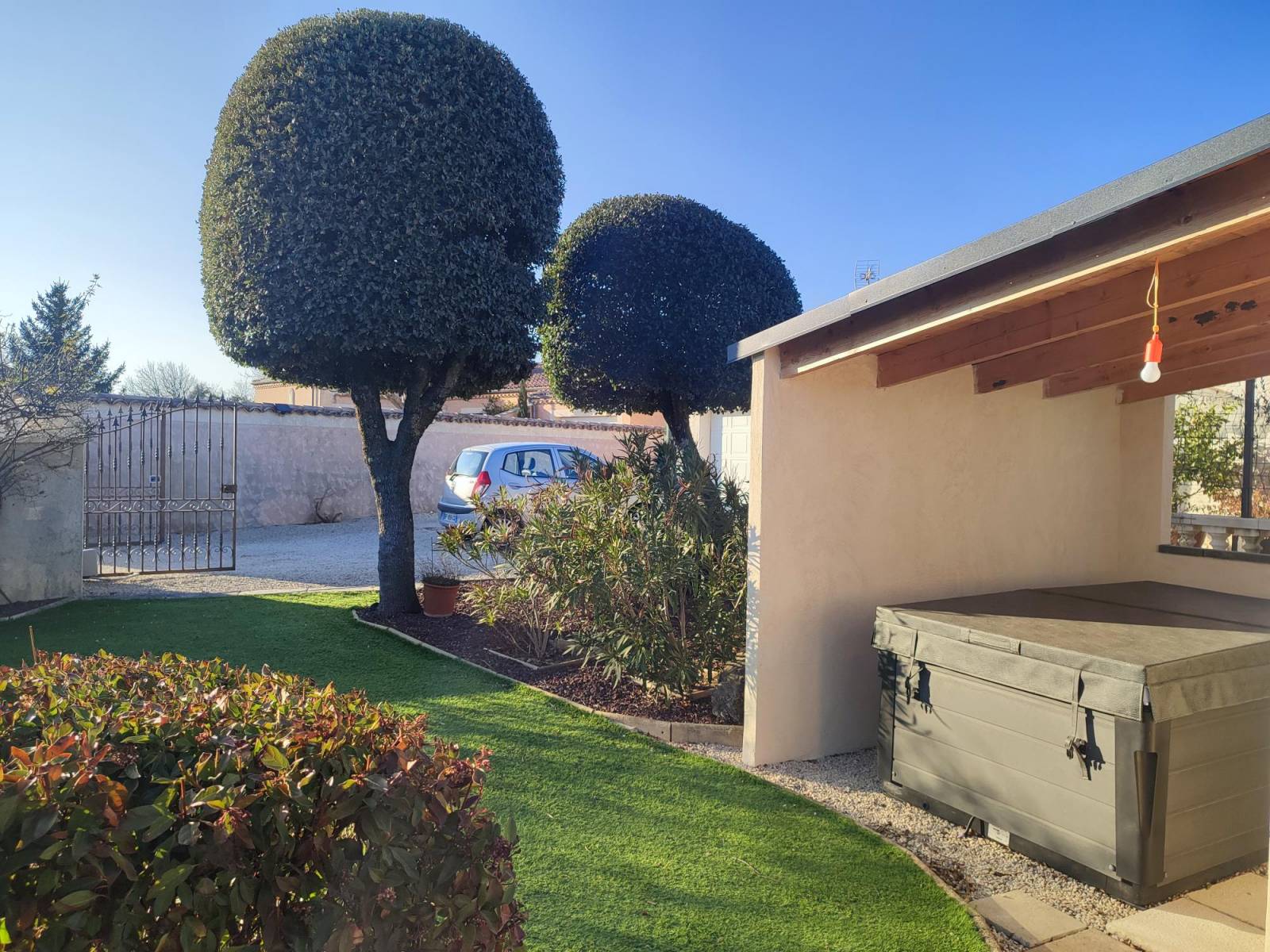 A vendre villa de 133m2 de plain pied Donzère Quartier résidentiel et calme jacuzzi