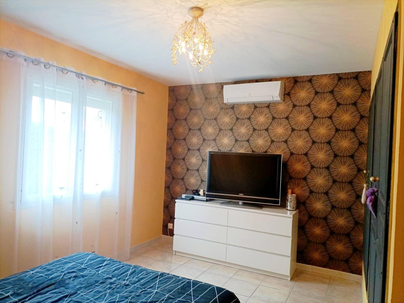 A vendre villa de 133m2 de plain pied Donzère Quartier résidentiel et calme jacuzzi