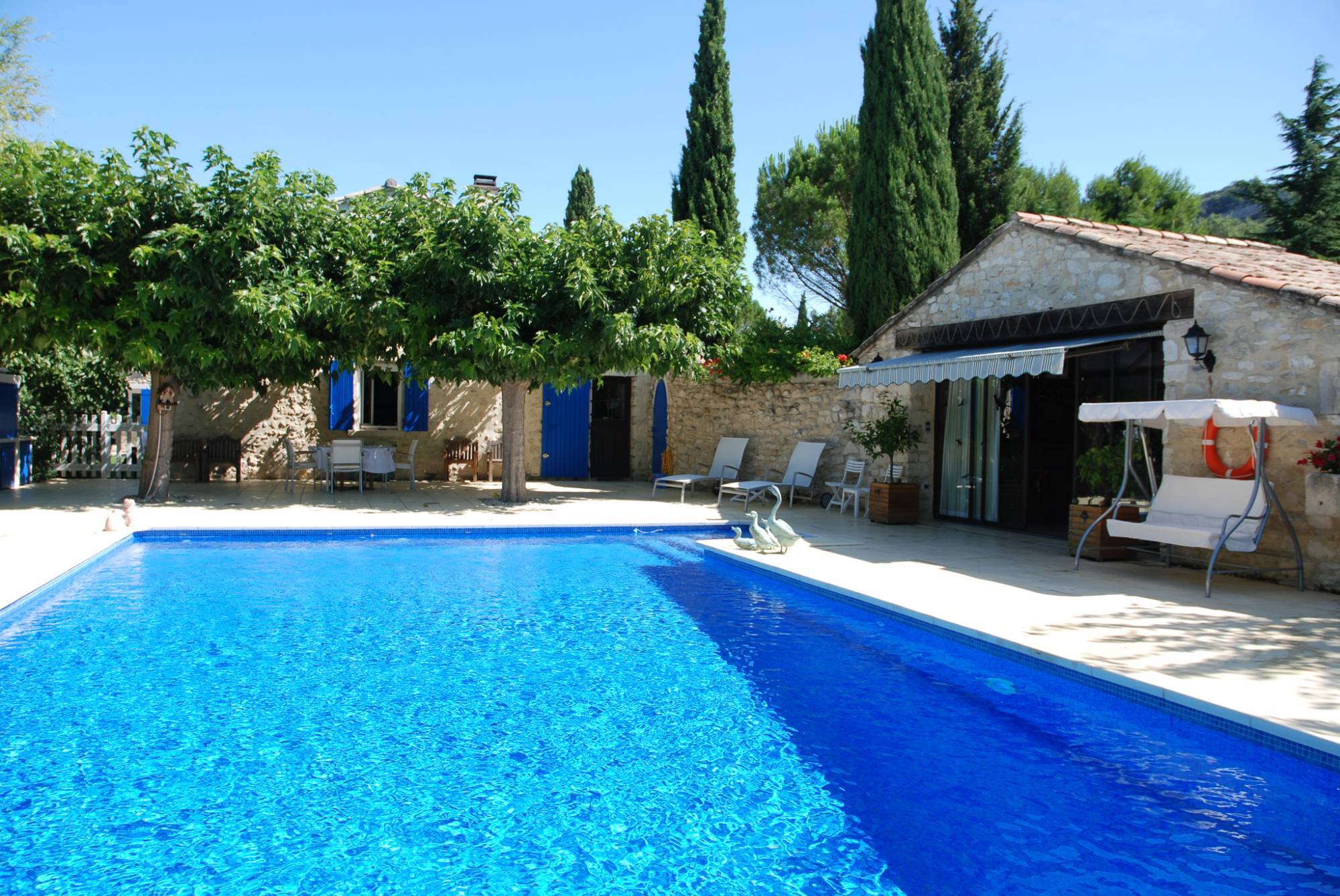   Haut Vaucluse, belle propriété en pierres  COMPROMIS SIGNÉ PAR NOS SOINS