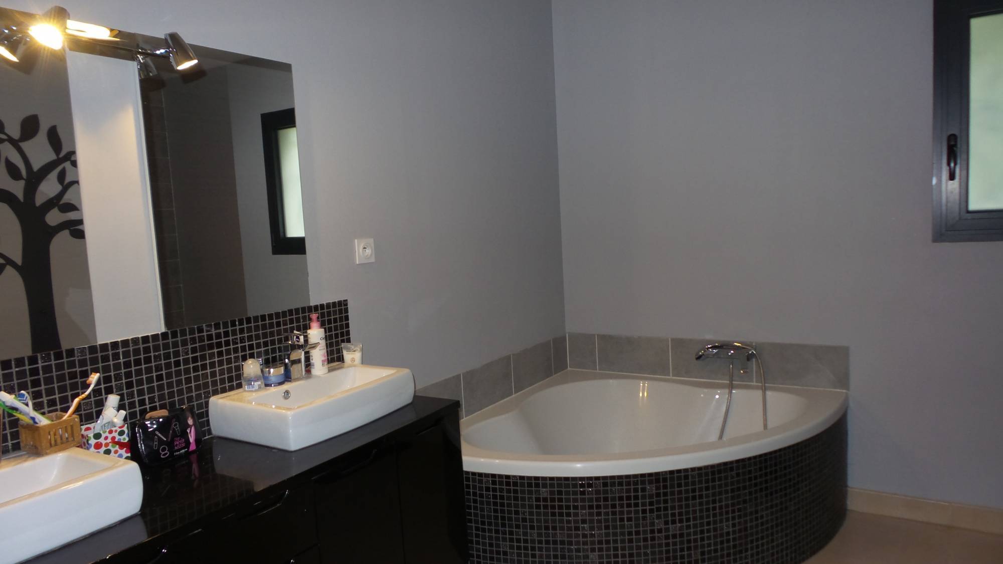 A vendre villa contemporaine à 5mn de Suze la Rousse