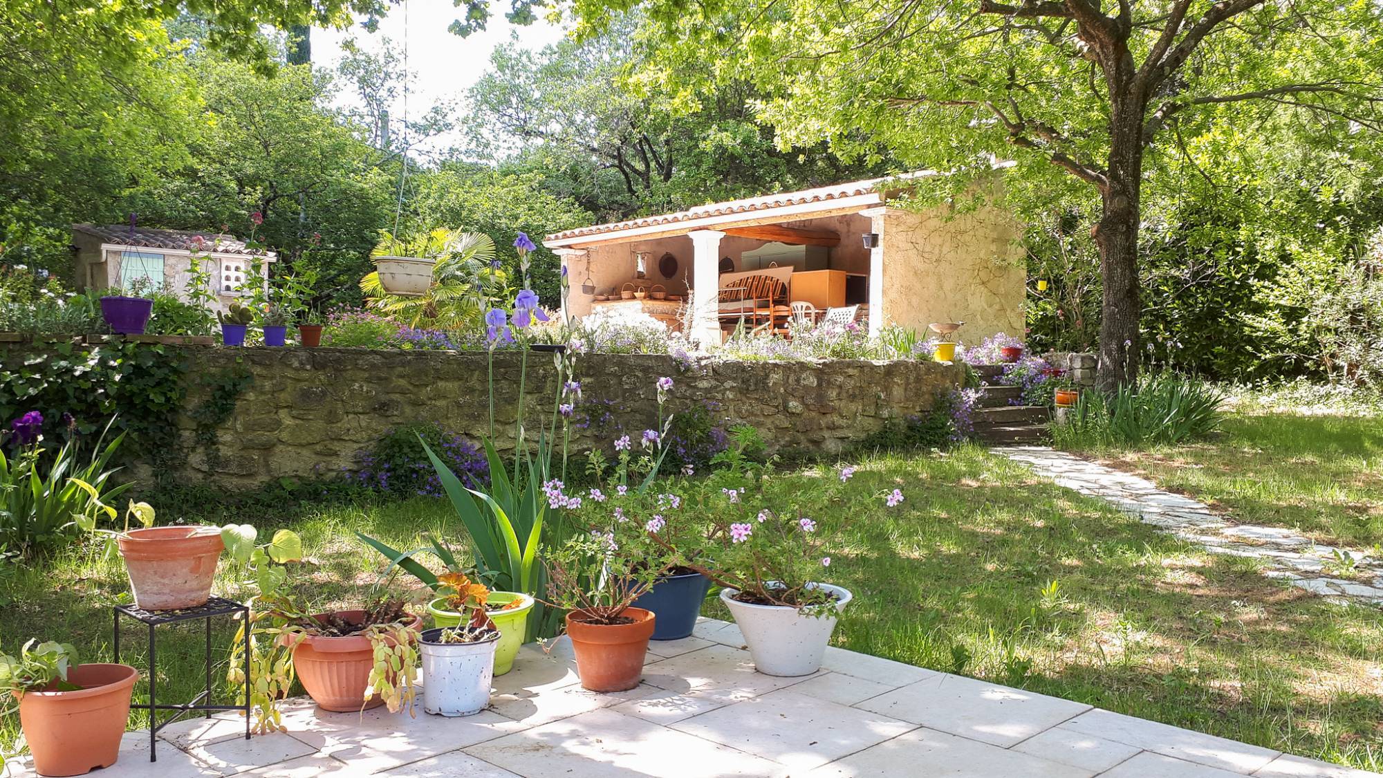 Villa St Restitut, quartier résidentiel, terrain et  piscine, VENDUE PAR  CHRISTINE MIRANDA IMMOBILIER 