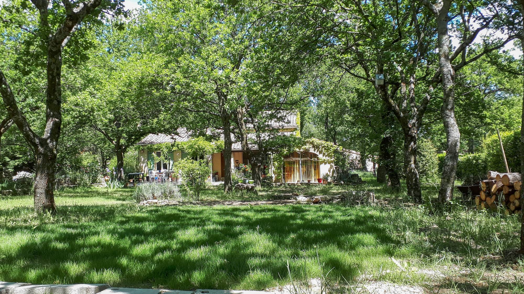 Villa de plain pied à vendre sur st  Restitut 