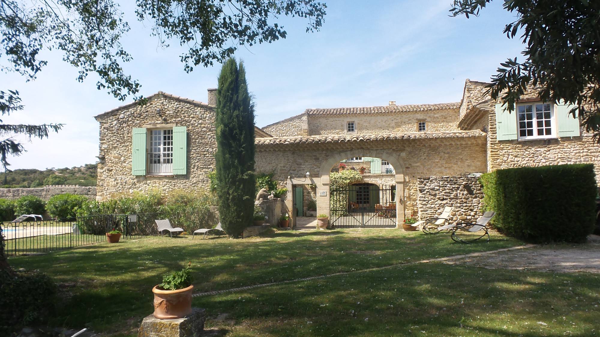 Mas restauré avec sa cour intérieure