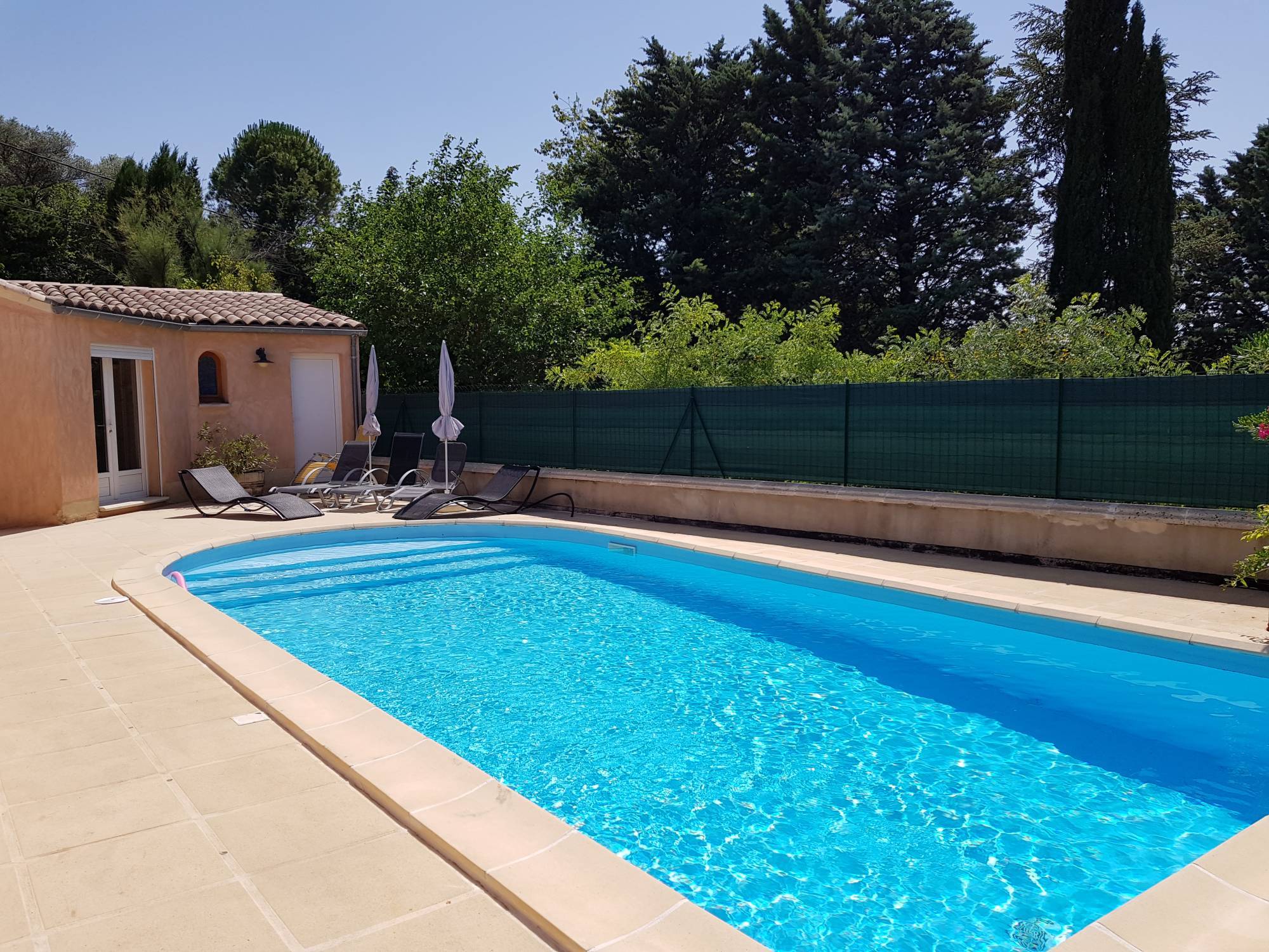 a 2 pas du centre ville, de 2003 et du centre équestre