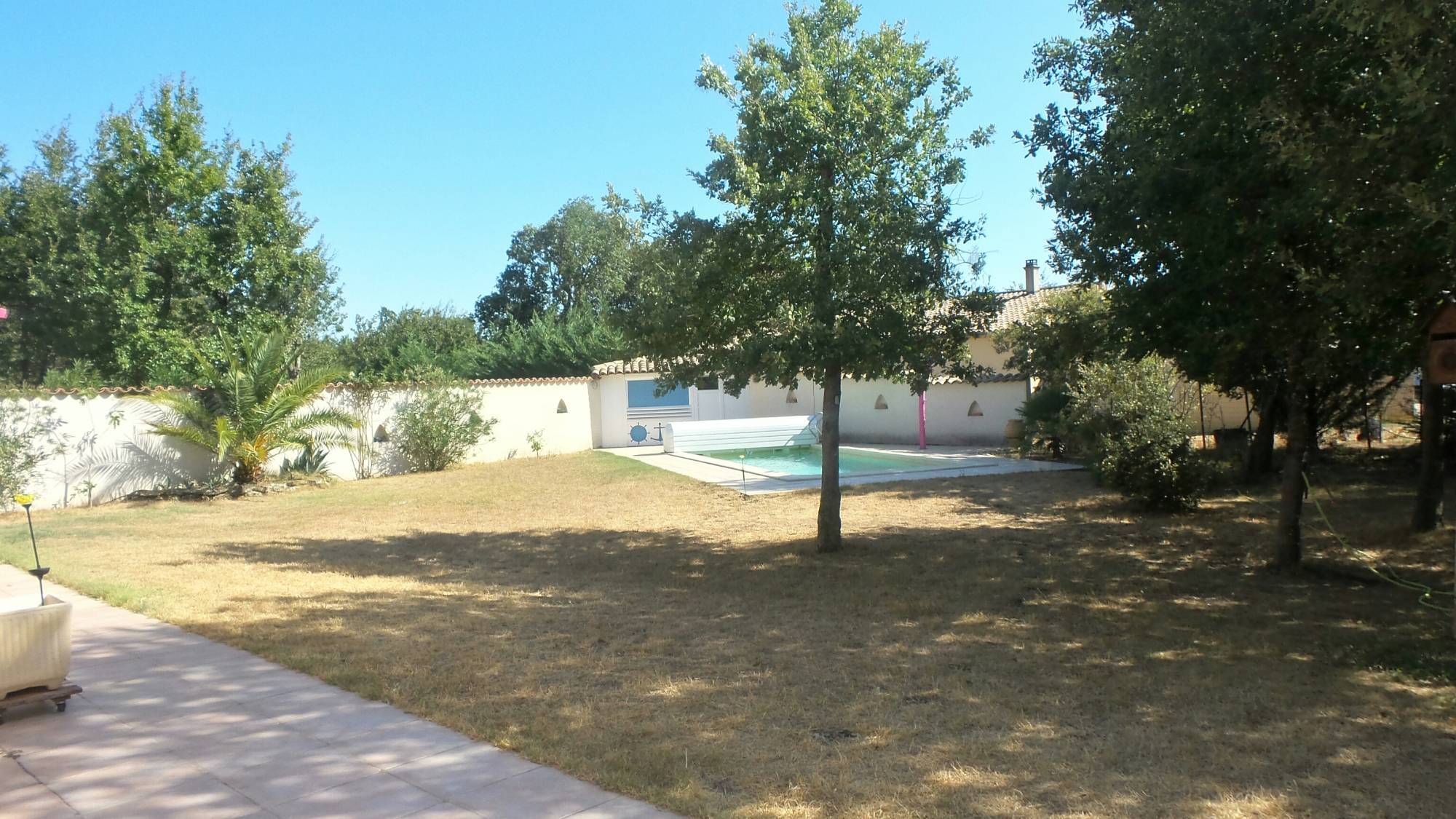 Terrain entièrement clos