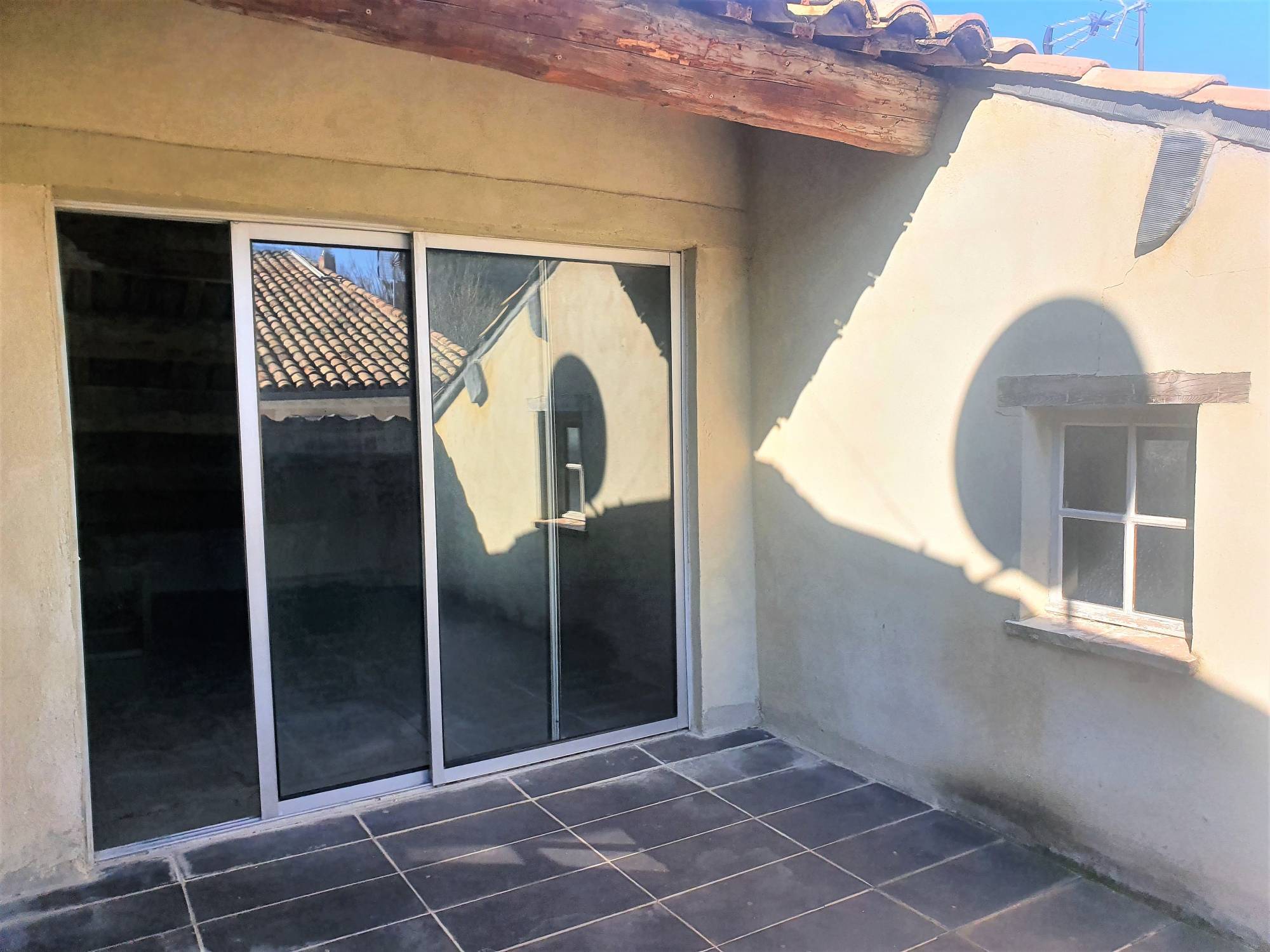 une terrasse pour profiter de nos belles journées