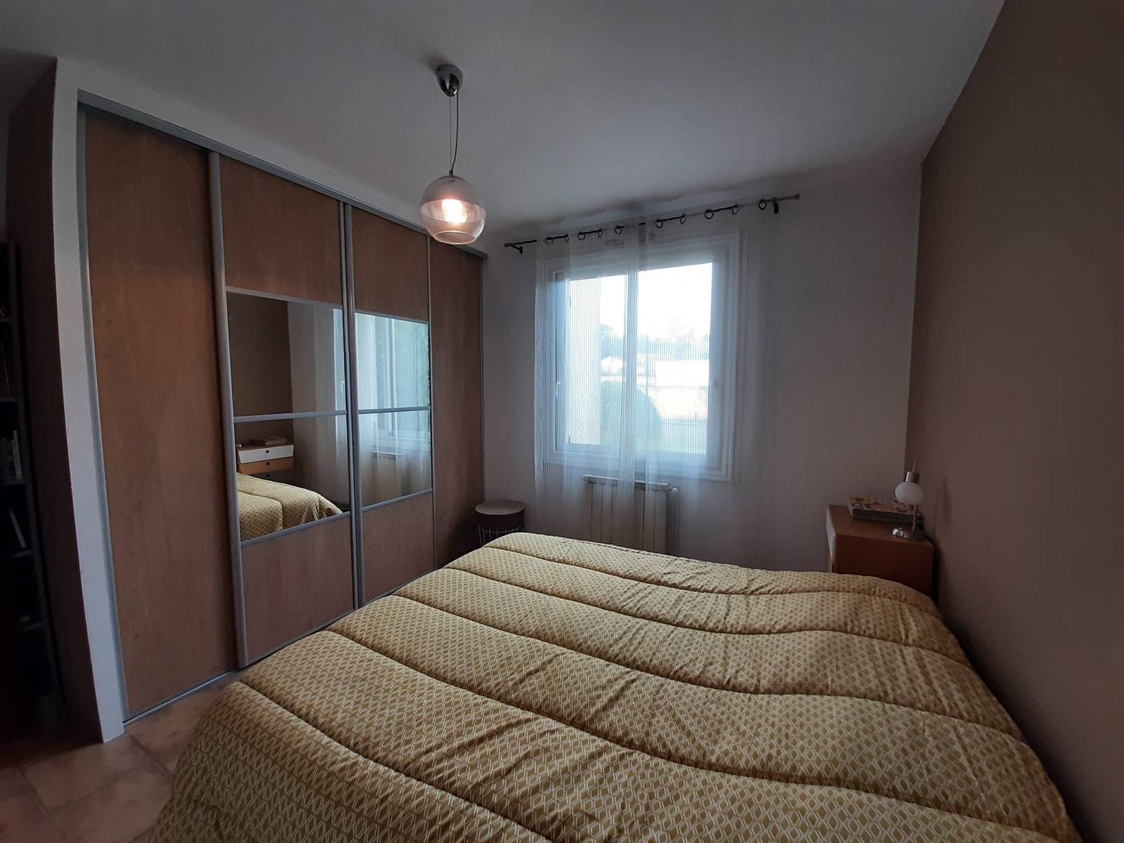 Maison familiale proche écoles