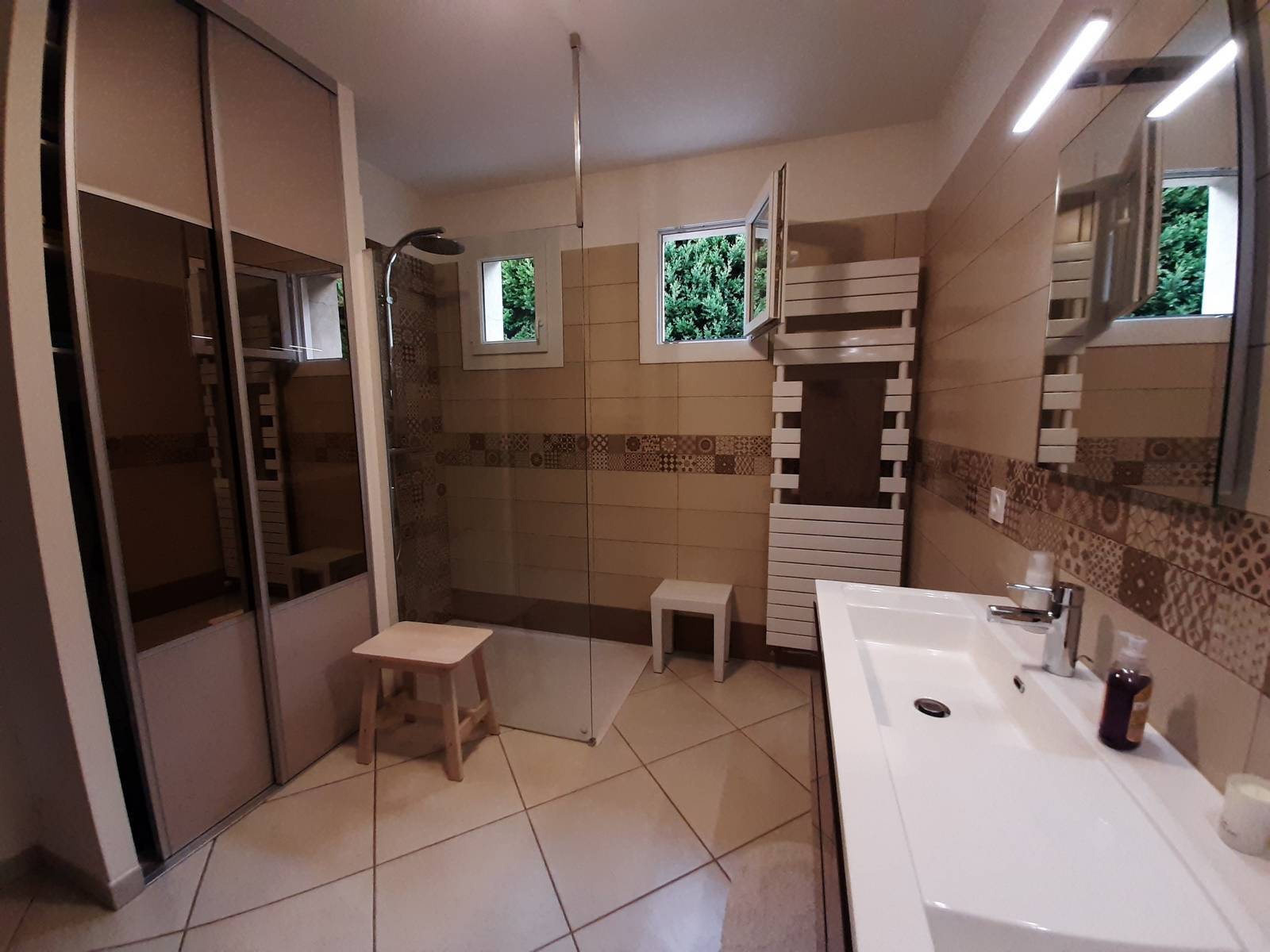 Maison familiale proche écoles