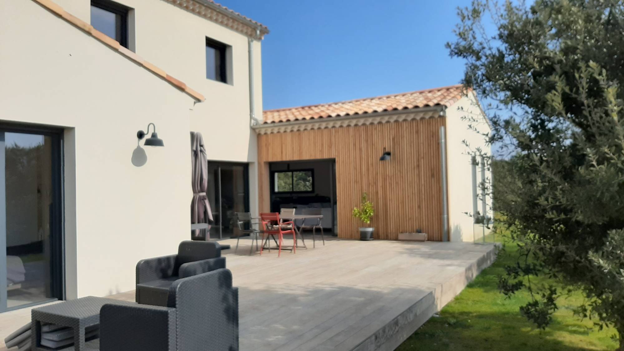 Drôme Provençale, Villa contemporaine à vendre , en position dominante.