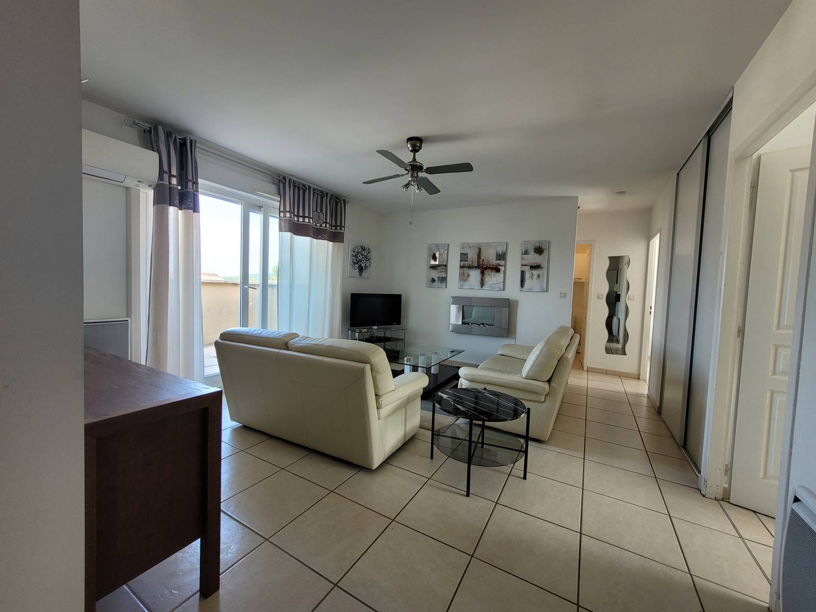 Appartement avec terrasse Saint Paul trois Chateaux   Ref: 4137RV