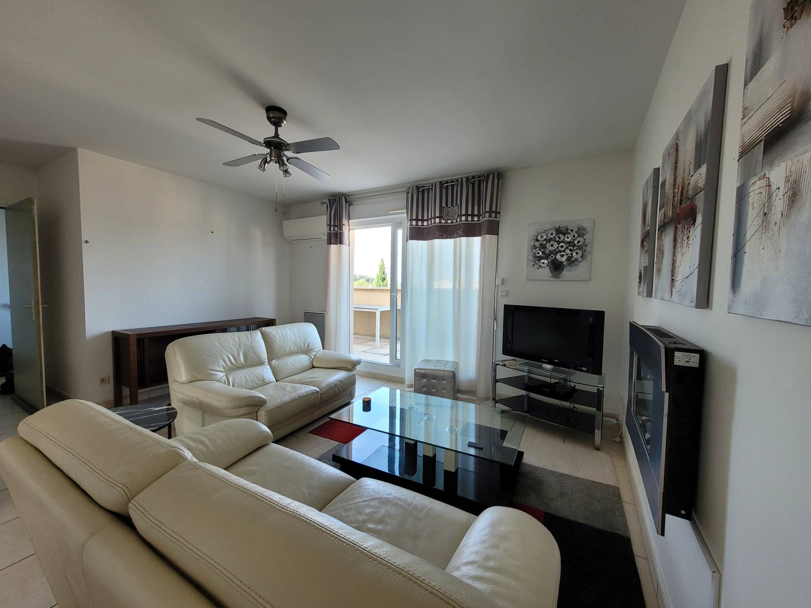 Appartement avec terrasse Saint Paul trois Chateaux   Ref: 4137RV