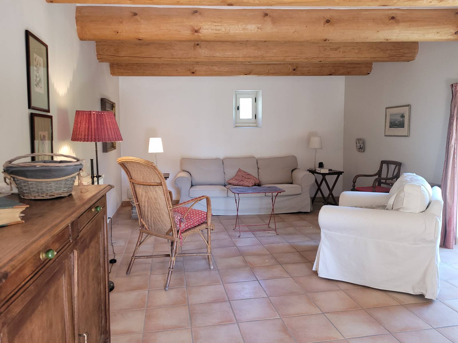 Maison de village avec garage et cour intérieure Sainte Cécile les Vignes 