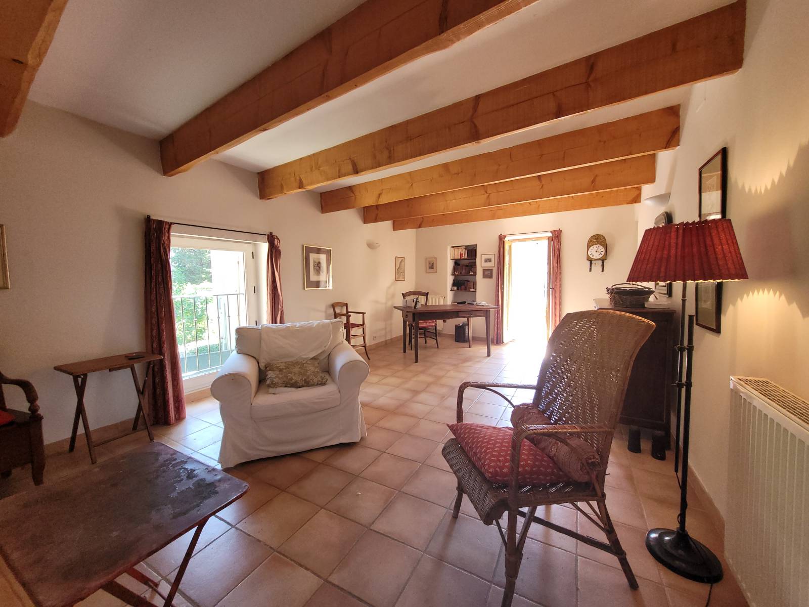 Maison de village avec garage et cour intérieure Sainte Cécile les Vignes 