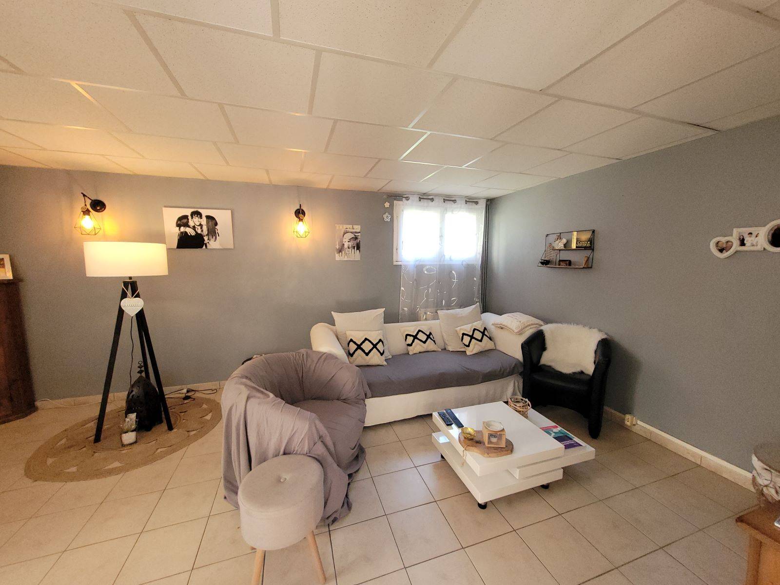 Pierrelatte- Maison avec piscine sur 2000m² de terrain arboré   