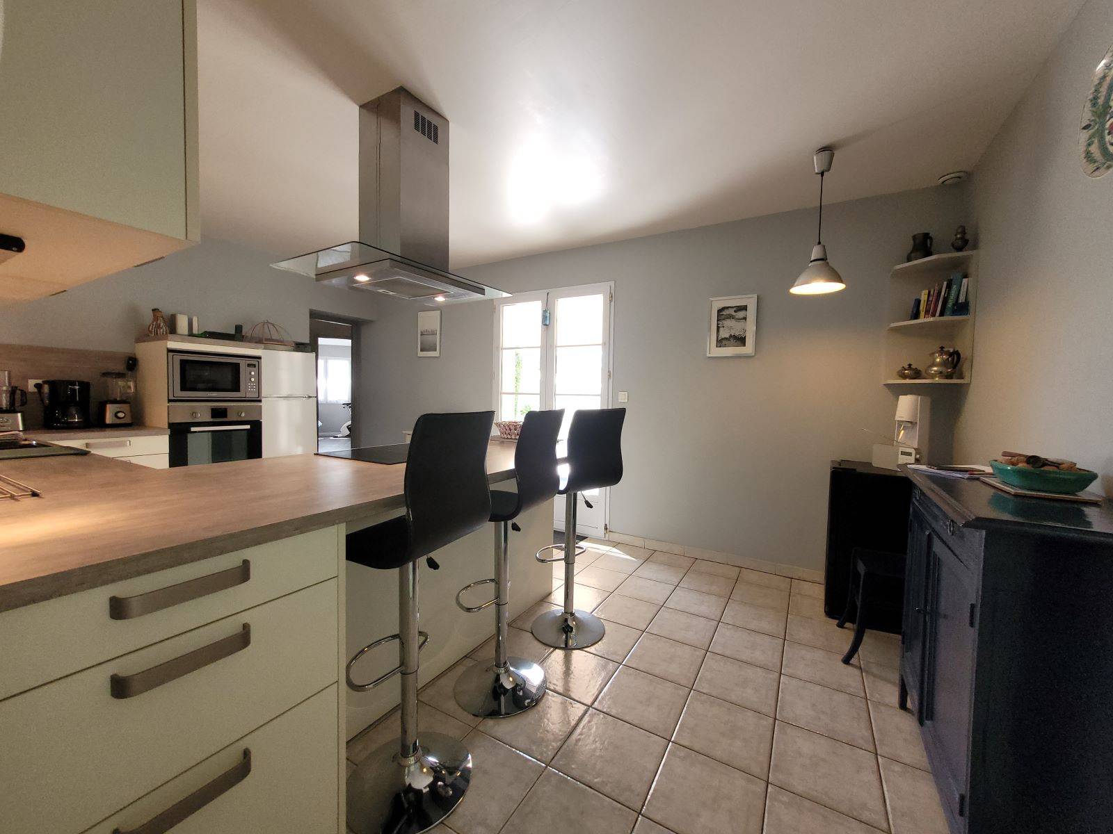 Montségur sur Lauzon . Maison proche village avec piscine et parcelle constructible de 800m²   