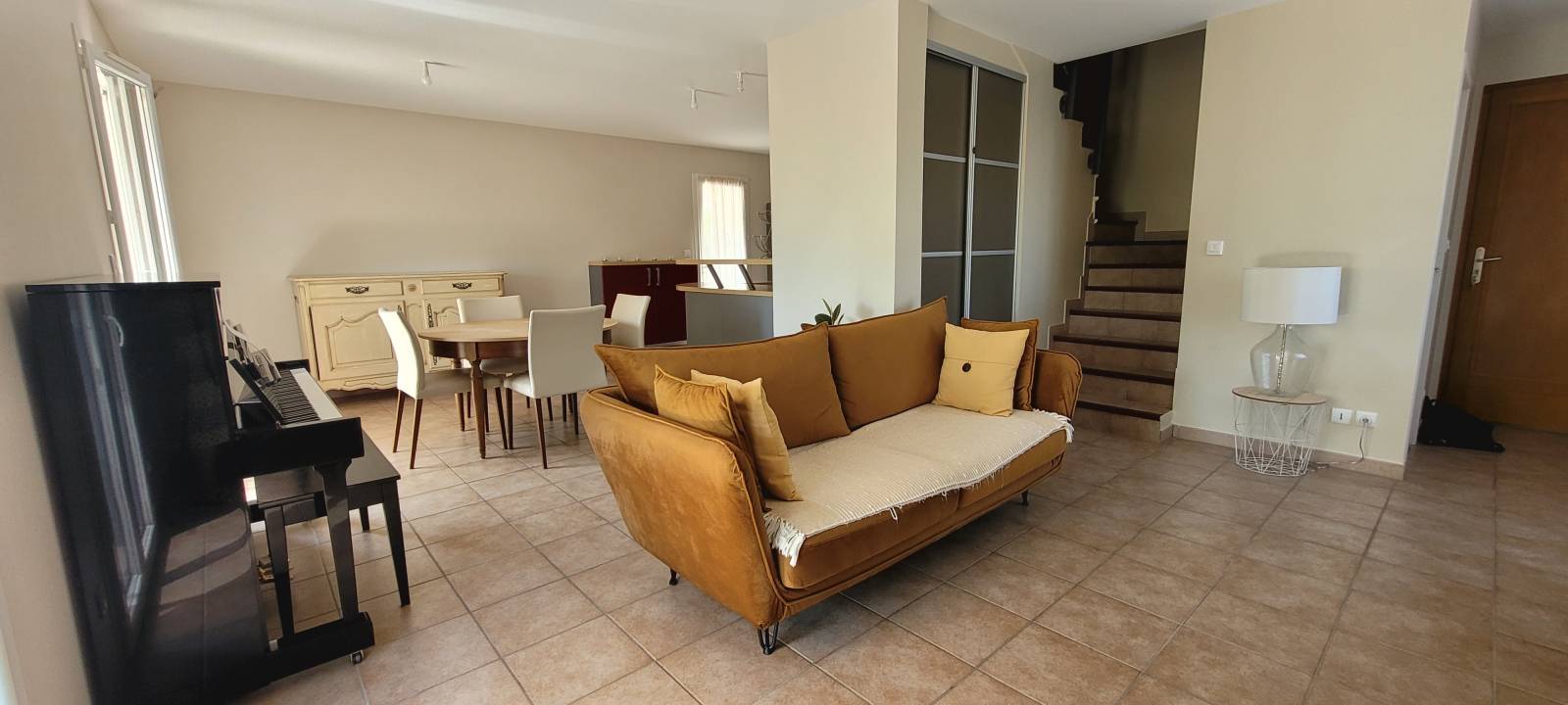 Charmante maison Proche St Paul trois Châteaux  avec jardin et garage.