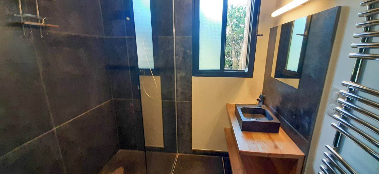 EXCLUSIVITÉ - A vendre ancienne grange aménagée,  campagne de la Bâtie Rolland 