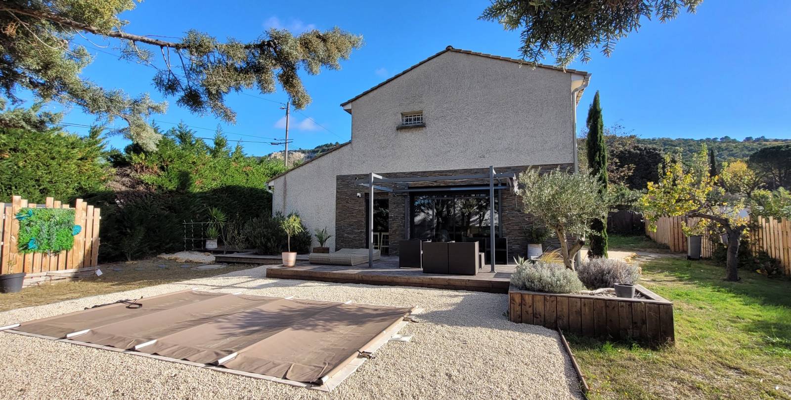 Villa rénovée avec piscine   - REF 4274RV