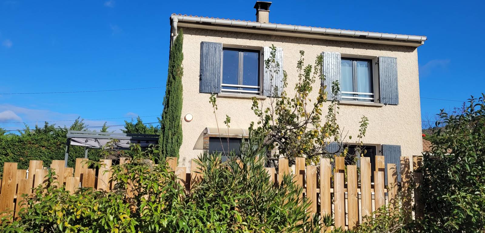 Villa rénovée avec piscine   - REF 4274RV