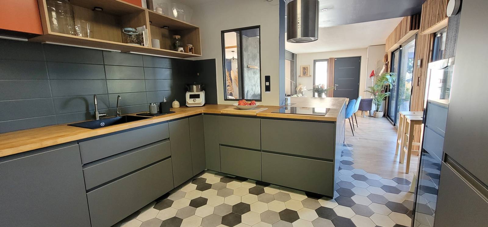 Villa rénovée avec piscine   - REF 4274RV