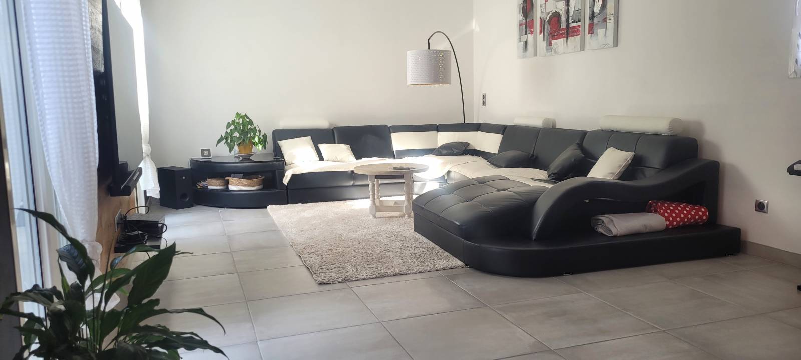 Maison de plain pied  jardin  piscine et dépendances VIVIERS proche centre ville 