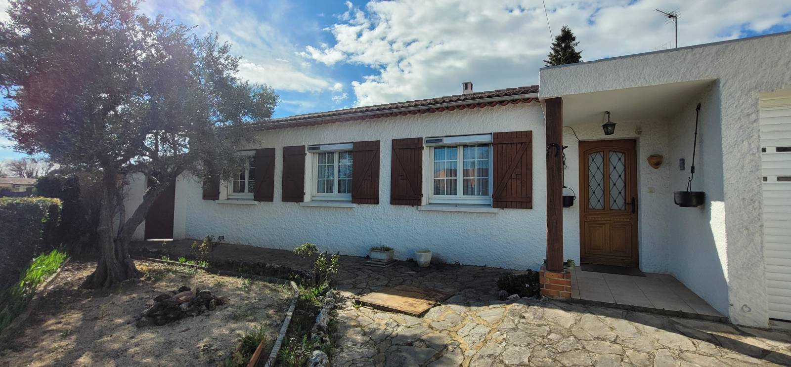 Maison de plain pied avec jardin et garage PIERRELATTE Proche centre ville 