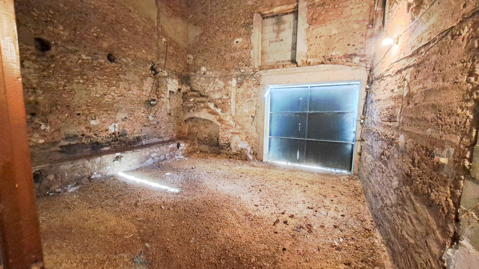 Très jolie propriété à rénover, St Just d'Ardeche Sud Ardèche 