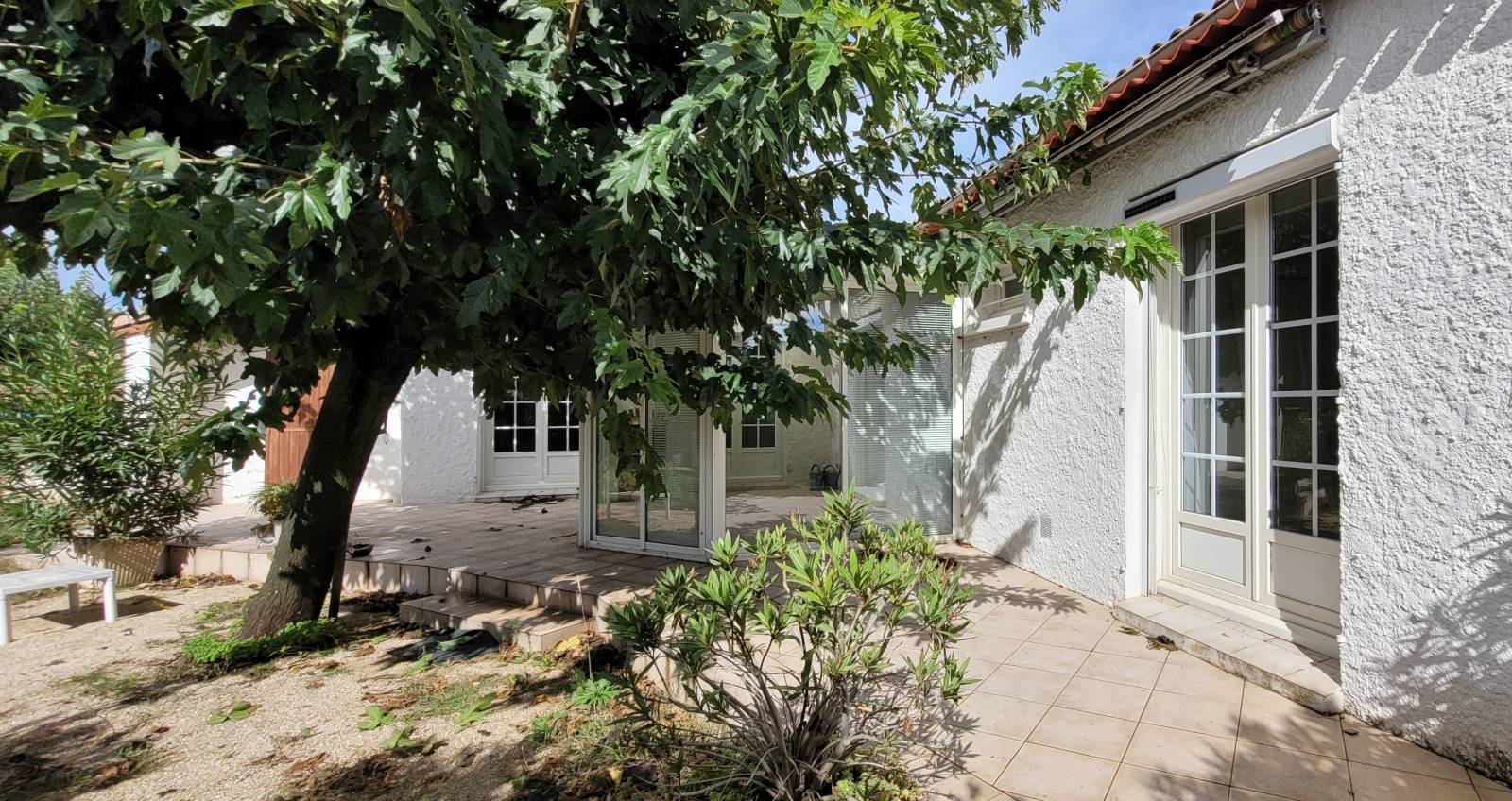 Maison de plain pied avec jardin et garage PIERRELATTE Proche centre ville 