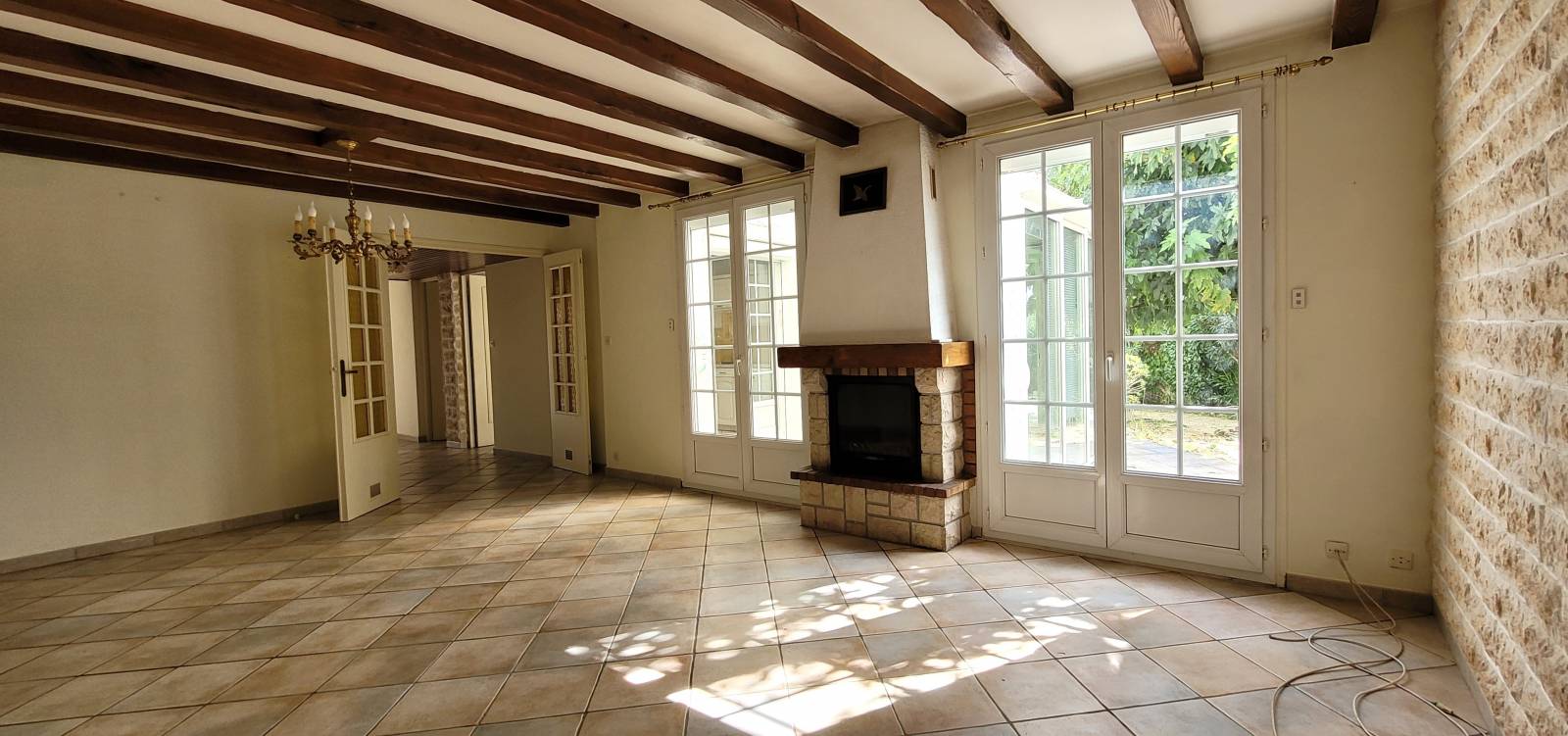 Maison de plain pied avec jardin et garage PIERRELATTE Proche centre ville 