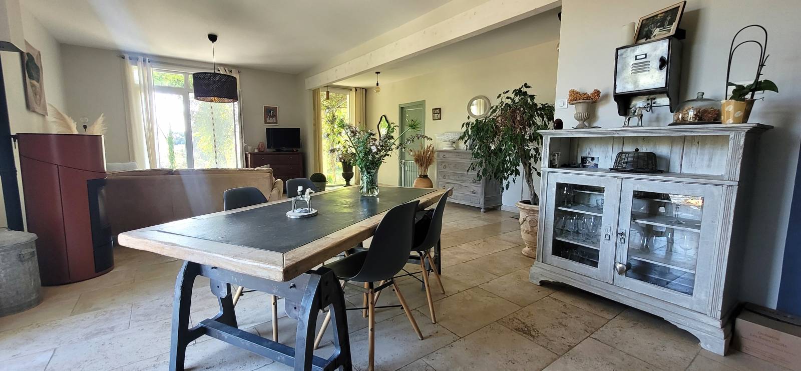 A vendre maison de plain pied  avec jardin et garage Montségur sur Lauzon  