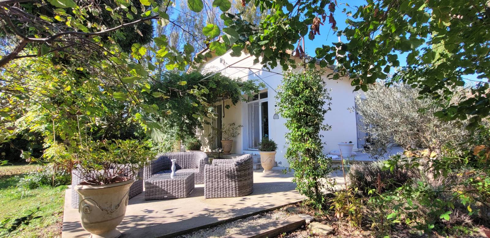 A vendre maison de plain pied  avec jardin et garage Montségur sur Lauzon  