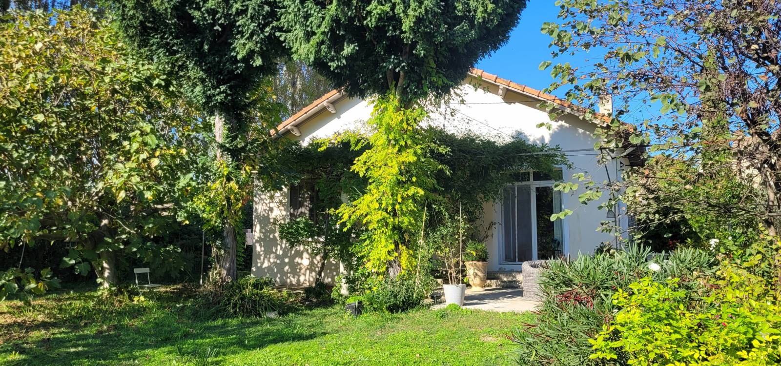 A vendre maison de plain pied  avec jardin et garage Montségur sur Lauzon  