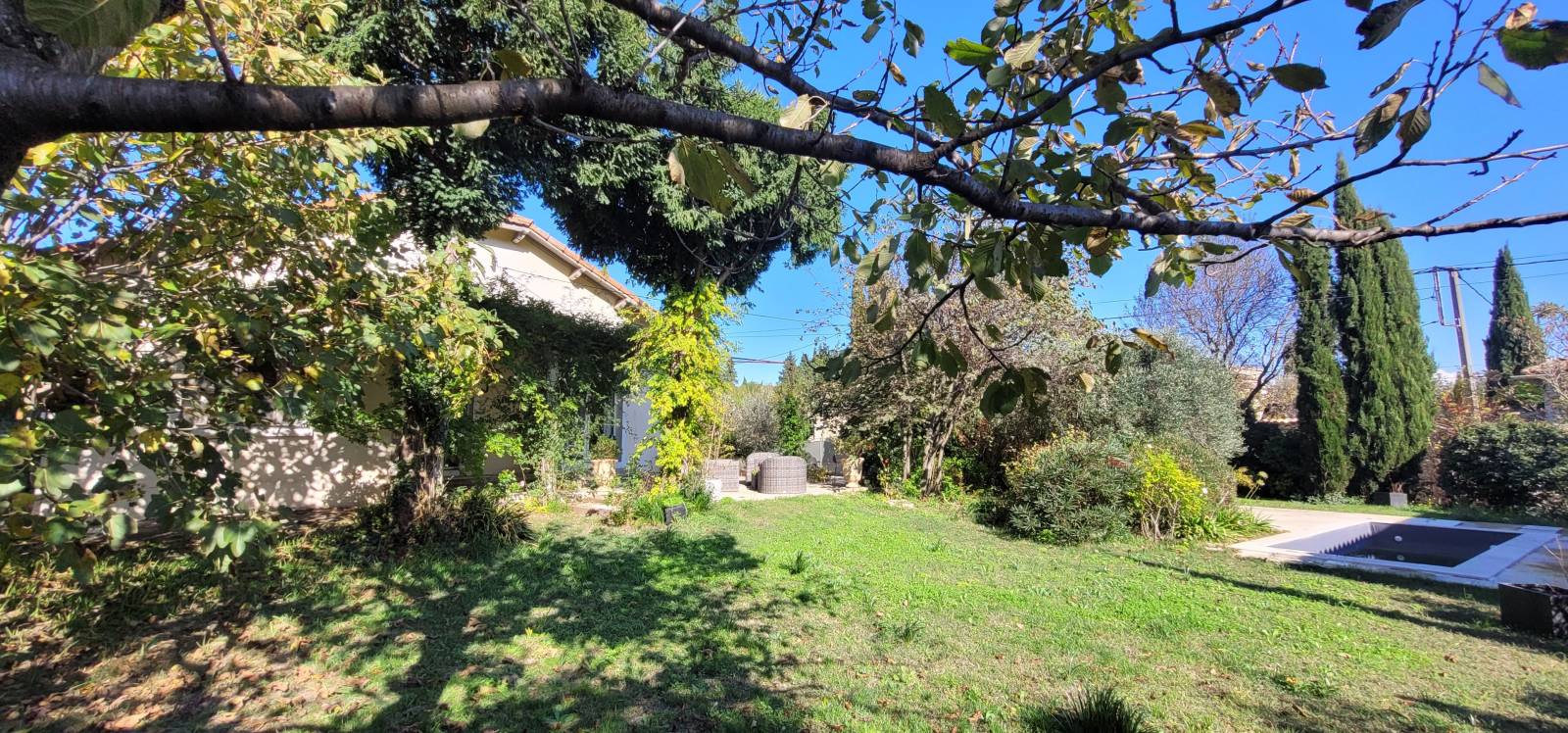 A vendre maison de plain pied  avec jardin et garage Montségur sur Lauzon  