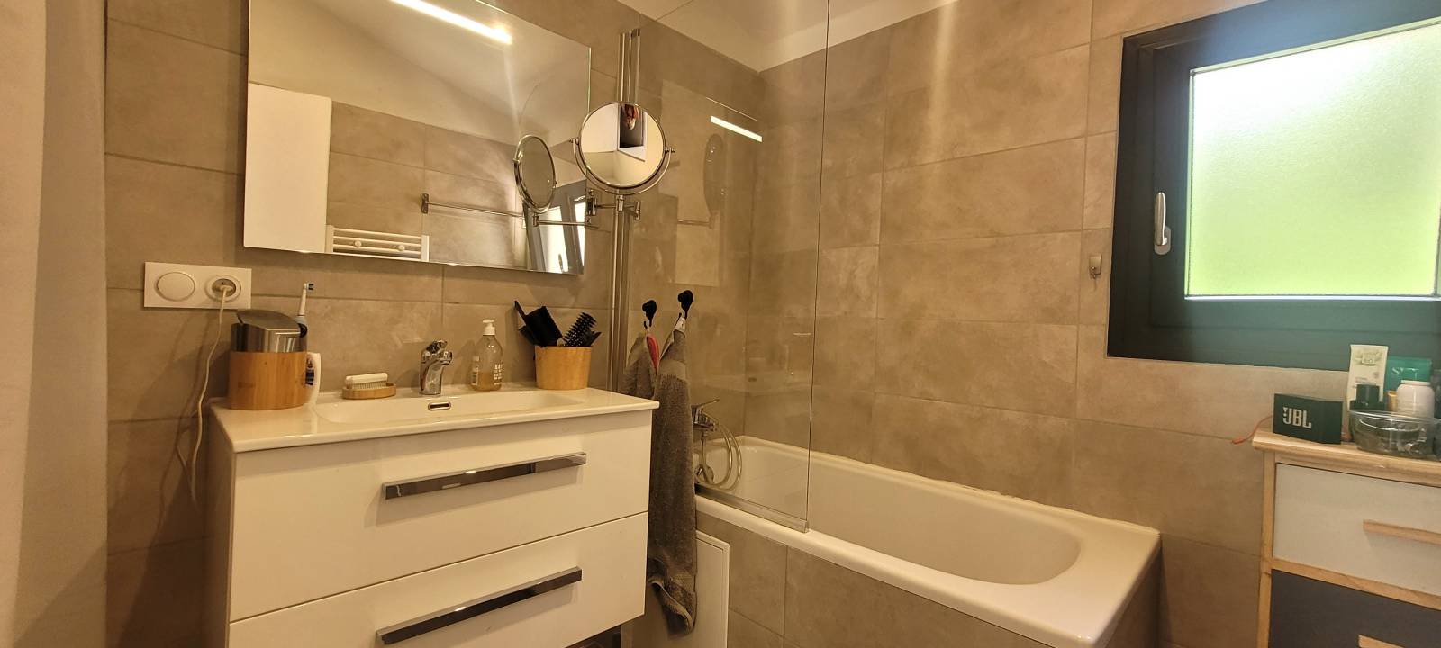 A vendre maison de plain pied avec piscine au pied du Mont Ventoux   