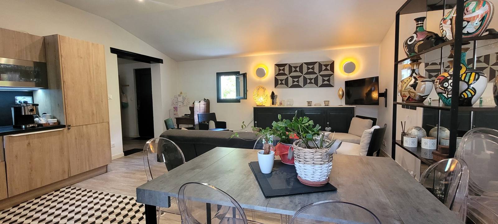 A vendre maison de plain pied avec piscine au pied du Mont Ventoux   