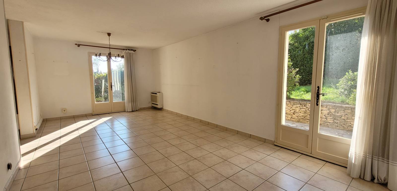 A vendre maison avec jardin proche centre St Paul 3 Châteaux  