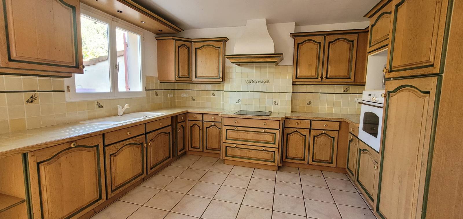 A vendre maison avec jardin proche centre St Paul 3 Châteaux  