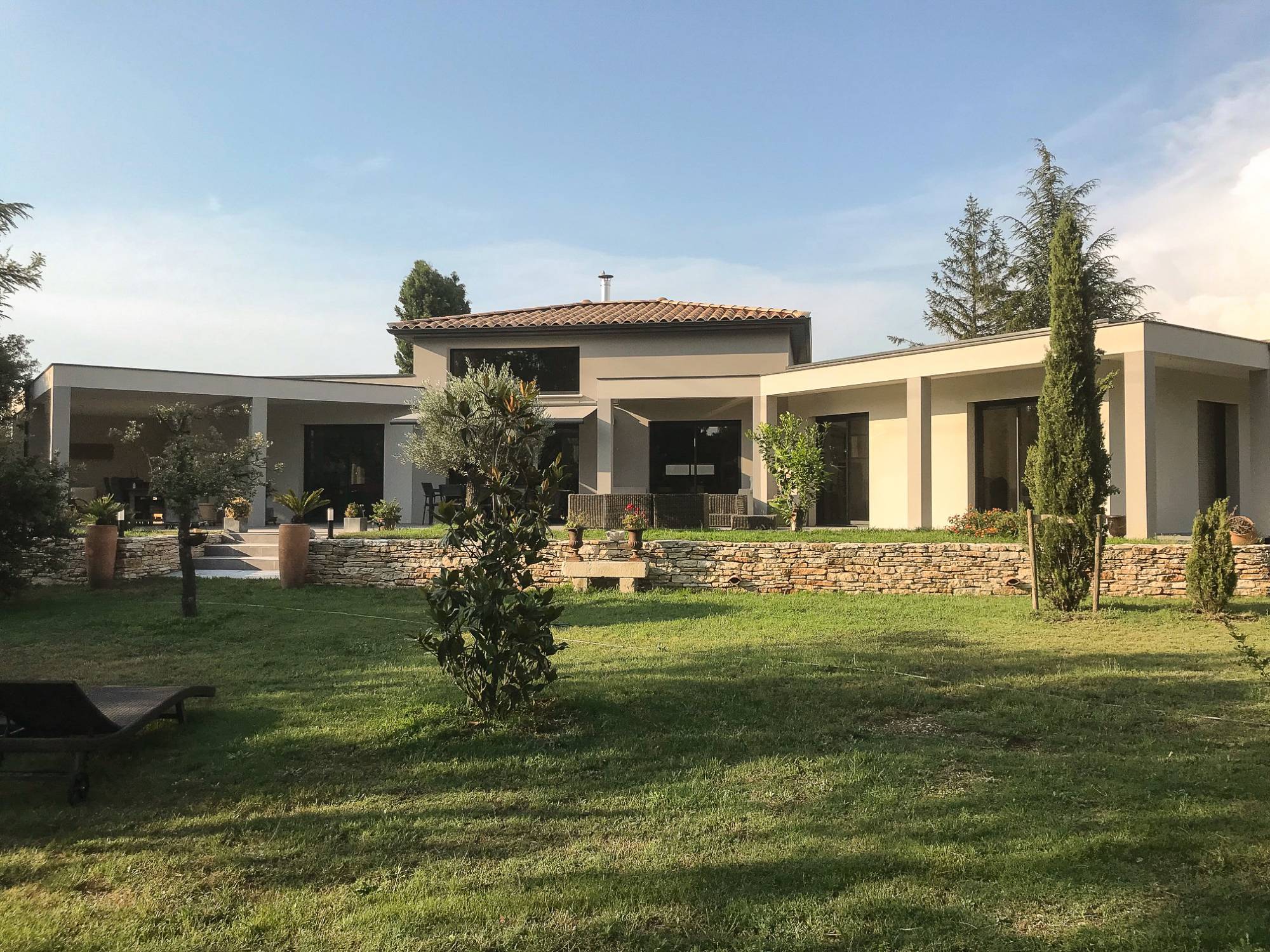 Villa contemporaine à vendre aux portes de la Provence 